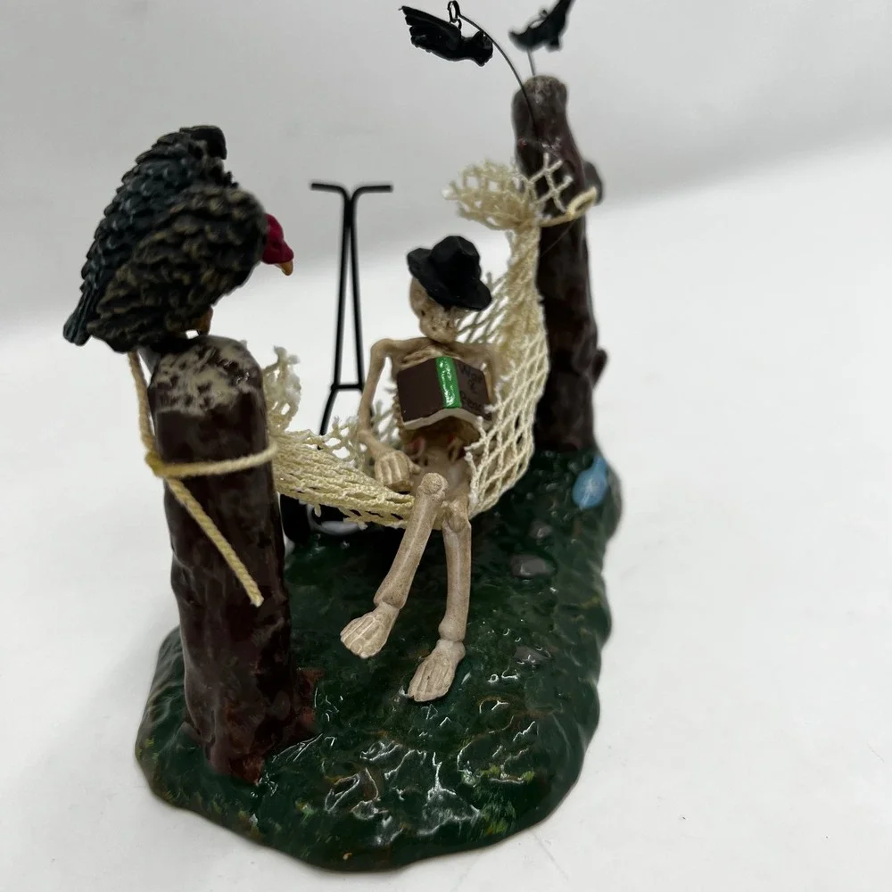 Department 56 Halloween lazy bones Village‎ Decor